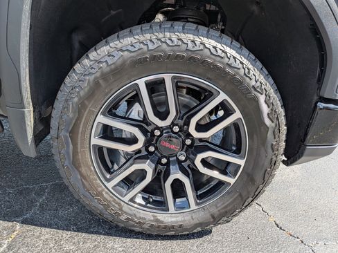 New 2026 GMC Sierra 1500 AT4 w/ AT4 Premium Package AWD/4WD image 12