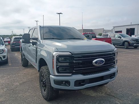 Used 2025 Ford F250 Platinum w/ Tremor Off-Road Package AWD/4WD image 3