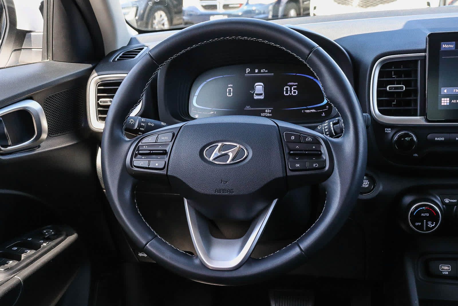 Used 2024 Hyundai Venue SEL FWD image 21