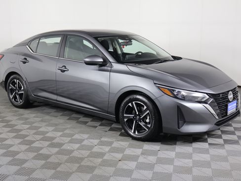 Used 2024 Nissan Sentra SV image 4
