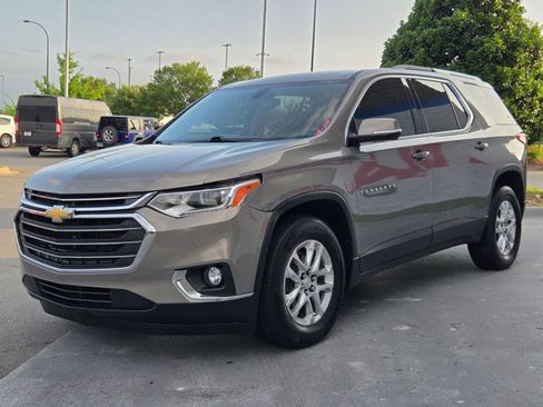 Used 2018 Chevrolet Traverse LT FWD image 3