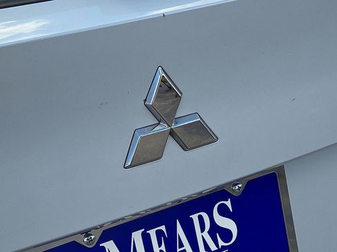 Used 2023 Mitsubishi Outlander SE image 14