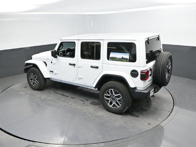 Used 2025 Jeep Wrangler Unlimited Sahara AWD/4WD image 42