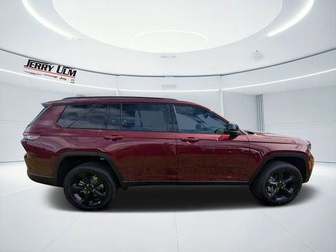 New 2025 Jeep Grand Cherokee L Altitude image 2