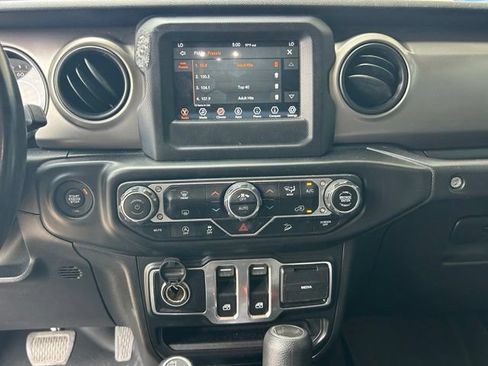 Used 2020 Jeep Wrangler Sport AWD/4WD image 13