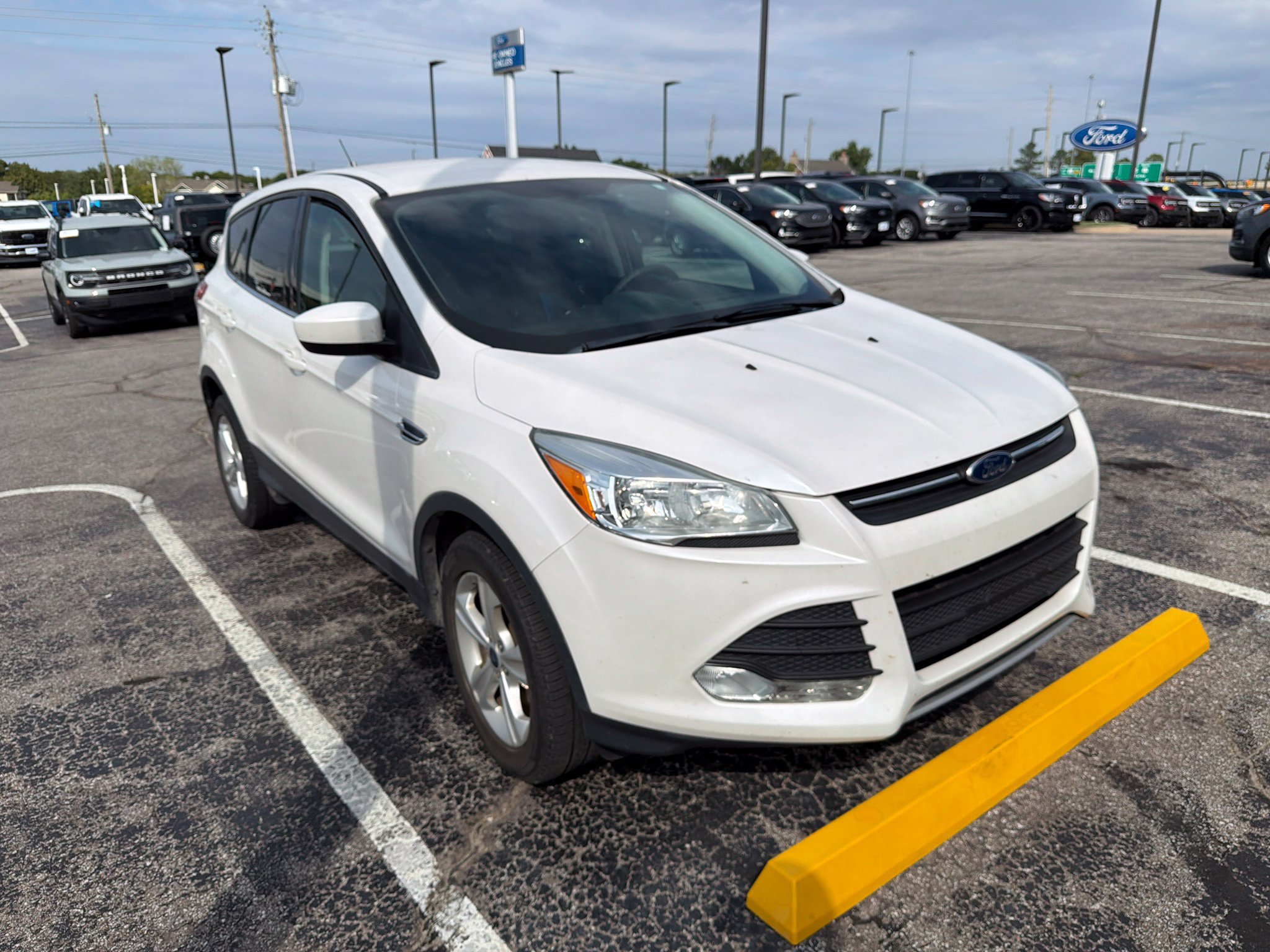 Used 2015 Ford Escape SE AWD/4WD image 3