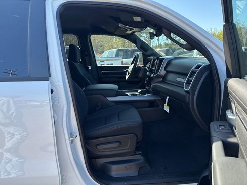 New 2026 RAM 1500 4x4 Crew Cab image 28