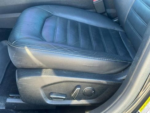 Used 2018 Ford Fusion SE w/ Fusion SE Technology Package image 18