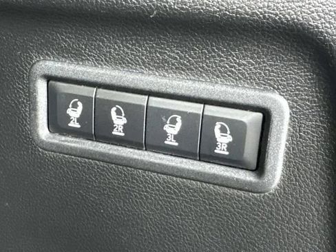 Used 2024 Jeep Wagoneer L Series II w/ Flexible Seating Group AWD/4WD image 15