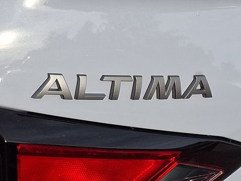 New 2025 Nissan Altima 2.5 SR image 6