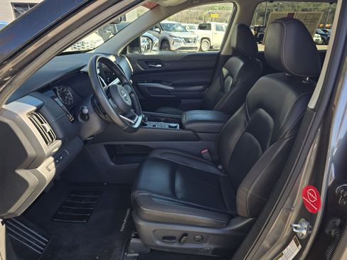 Used 2022 Nissan Pathfinder SL image 12