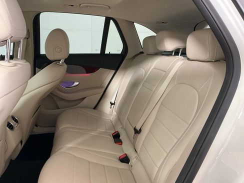Used 2022 Mercedes-Benz GLC 300 image 9