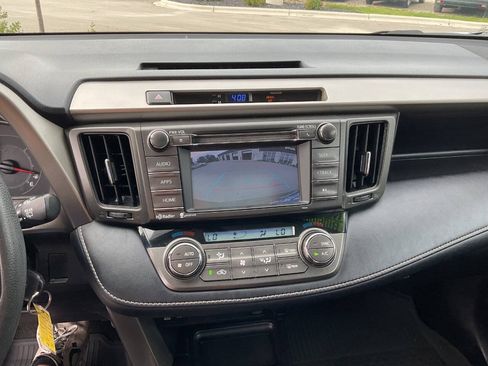 Used 2014 Toyota RAV4 XLE AWD/4WD image 17