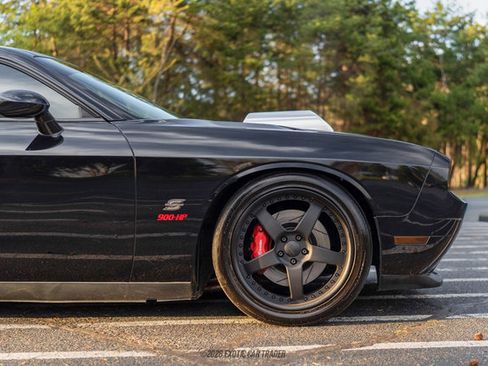 Used 2009 Dodge Challenger SRT8 w/ SRT Option Group II image 11