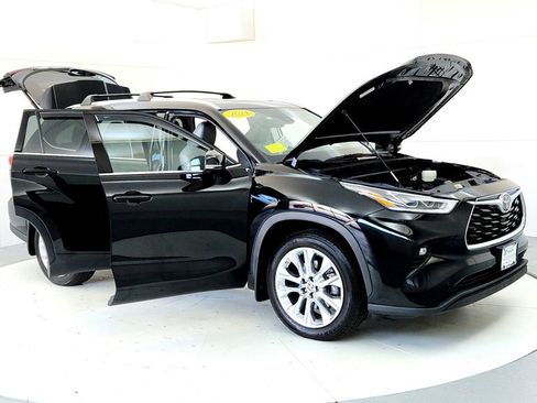 Used 2021 Toyota Highlander Limited AWD/4WD image 12