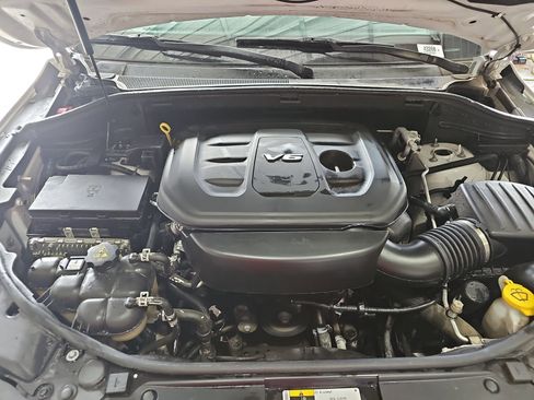 Used 2017 Jeep Grand Cherokee Altitude image 8