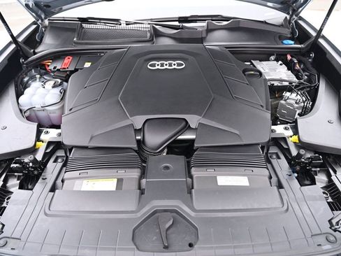 Used 2023 Audi Q8 Premium Plus w/ Premium Plus Package image 12