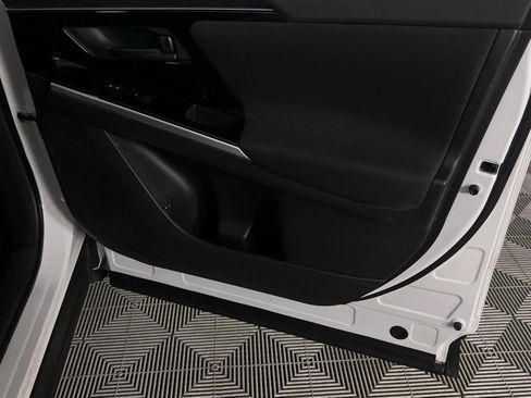 Used 2024 Subaru Solterra Premium image 33