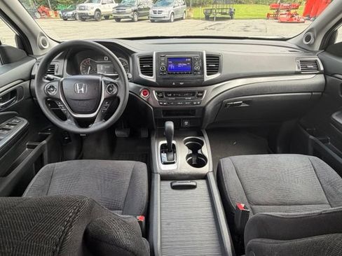 Used 2018 Honda Pilot LX image 3
