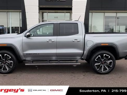 New 2026 GMC Canyon Denali w/ LPO, Black Badging Package AWD/4WD image 5
