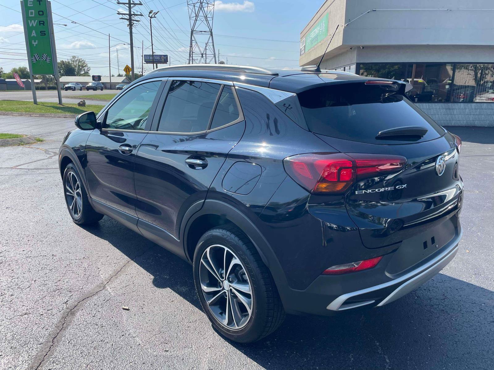 Used 2021 Buick Encore GX Select FWD image 5