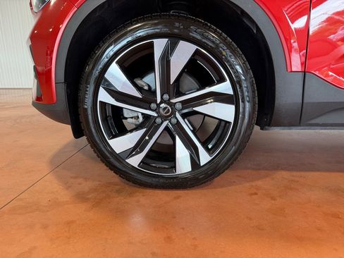 Used 2023 Volvo XC40 B5 Plus w/ Protection Package Premier AWD/4WD image 14