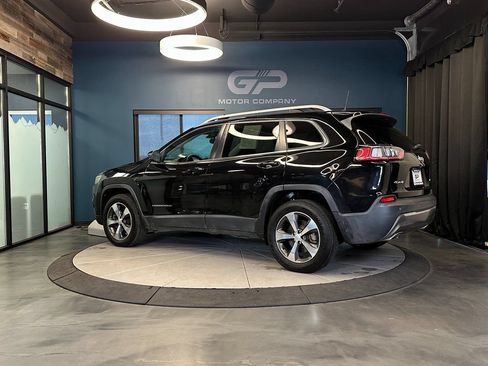 Used 2019 Jeep Cherokee Limited AWD/4WD image 5