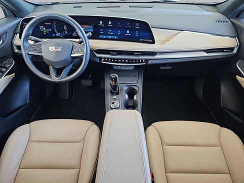 Certified 2024 Cadillac XT4 Premium Luxury w/ Cold Weather Package FWD image 9