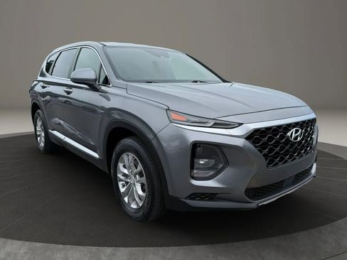Used 2019 Hyundai Santa Fe SE FWD image 2