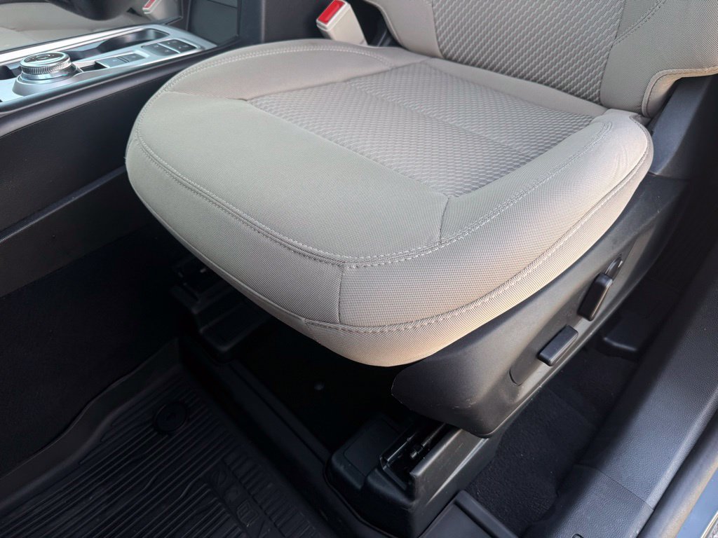 Used 2023 Ford Explorer XLT RWD image 24