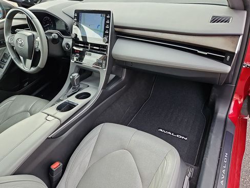 Used 2020 Toyota Avalon Limited FWD image 35