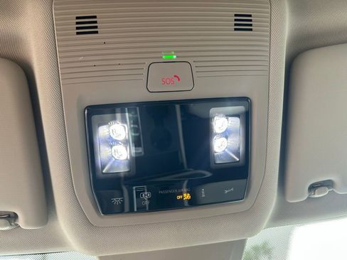 New 2026 Volkswagen Atlas SE image 32