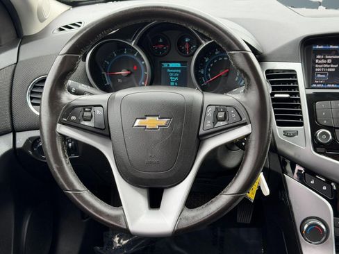 Used 2014 Chevrolet Cruze LT image 16