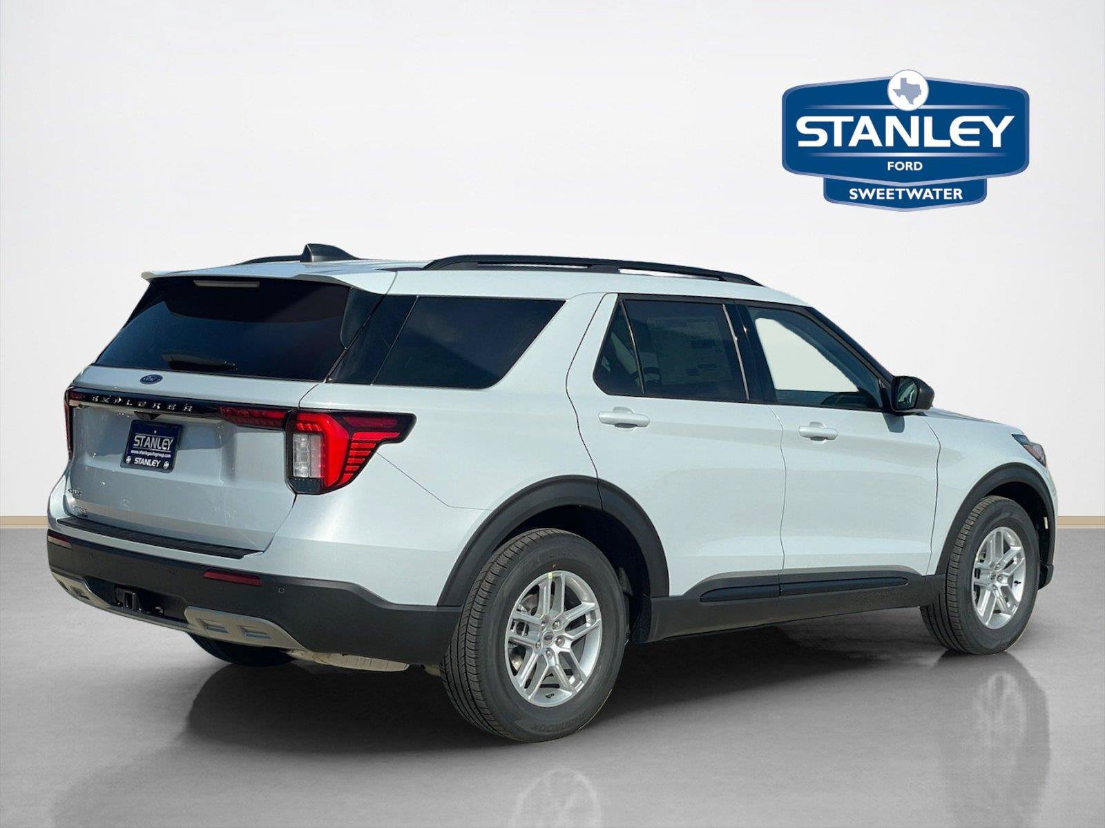 New 2026 Ford Explorer Active w/ Active Comfort Package RWD image 8