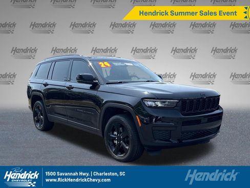 Used 2024 Jeep Grand Cherokee L Altitude AWD/4WD image 1