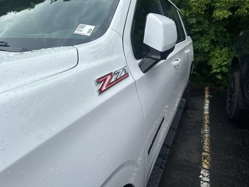 Used 2024 Chevrolet Suburban Z71 w/ Z71 Off-Road Package AWD/4WD image 19
