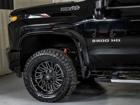 Used 2022 Chevrolet Silverado 3500 High Country w/ Z71 Off-Road Package image 13