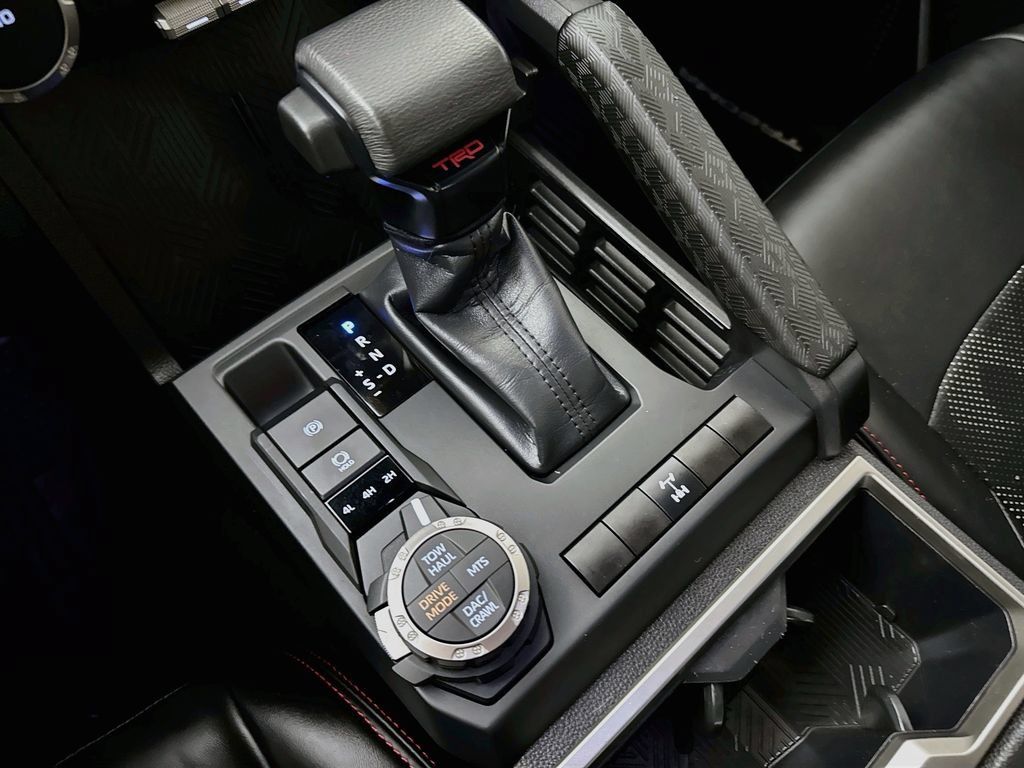 Certified 2025 Toyota Tacoma TRD Off-Road AWD/4WD image 19