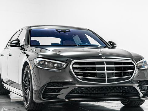 Used 2024 Mercedes-Benz S 580 4MATIC Sedan image 3