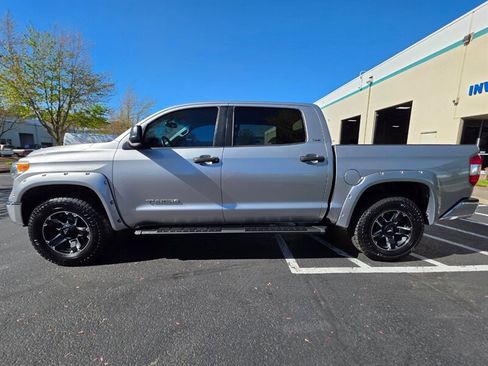 Used 2015 Toyota Tundra SR5 w/ SR5 Upgrade Package AWD/4WD image 3