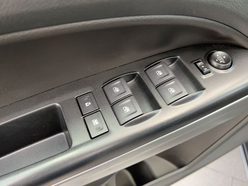 Used 2022 Chevrolet Colorado LT w/ Safety Package image 13