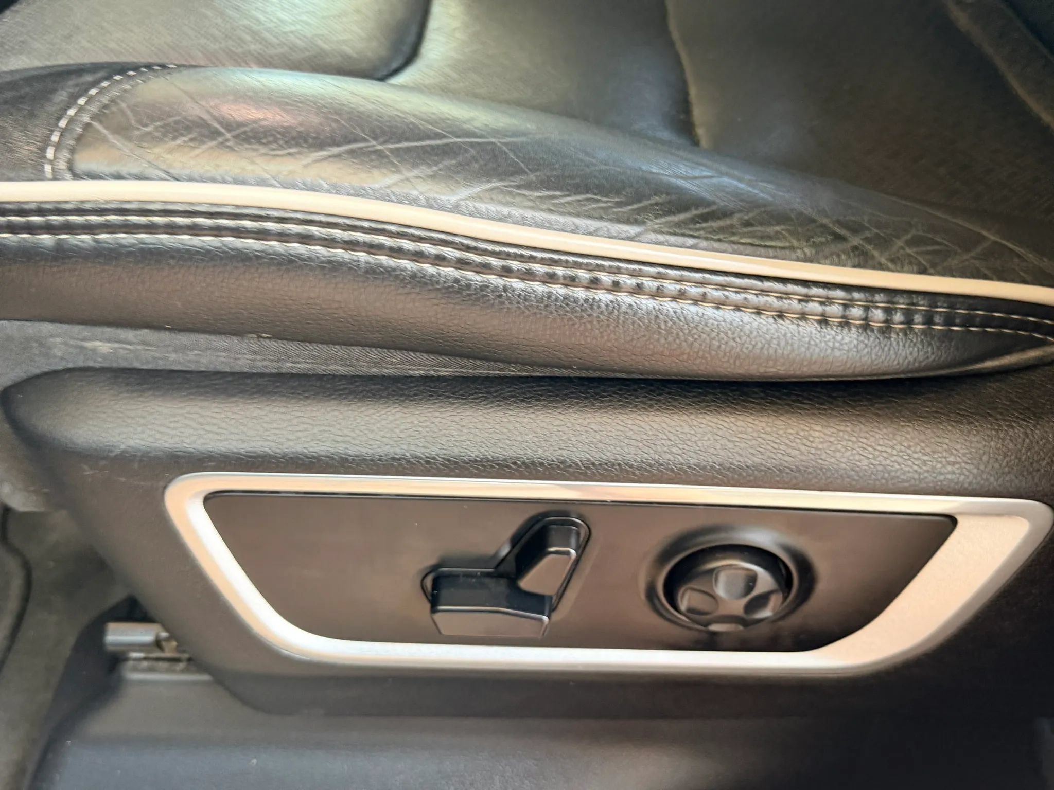 Used 2020 RAM 1500 Laramie w/ Sport Appearance Package RWD image 31