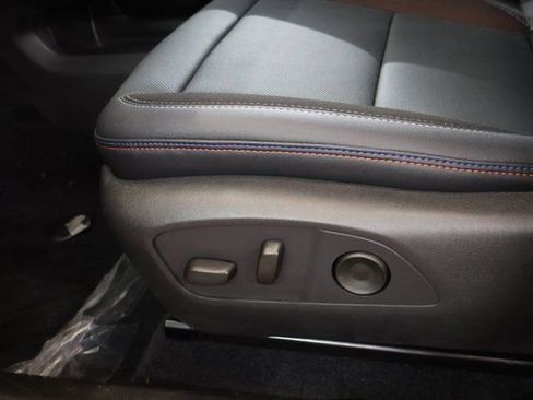 New 2025 Chevrolet Equinox EV RS image 12