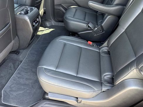 Used 2026 Chevrolet Traverse LT w/ Midnight/Sport Edition FWD image 10