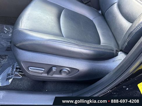 Used 2022 Toyota RAV4 XLE Premium image 18