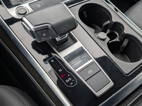 Used 2023 Audi Q7 3.0T Premium Plus w/ Premium Plus Package AWD/4WD image 25