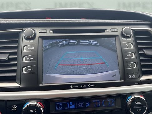 Used 2017 Toyota Highlander XLE FWD image 22