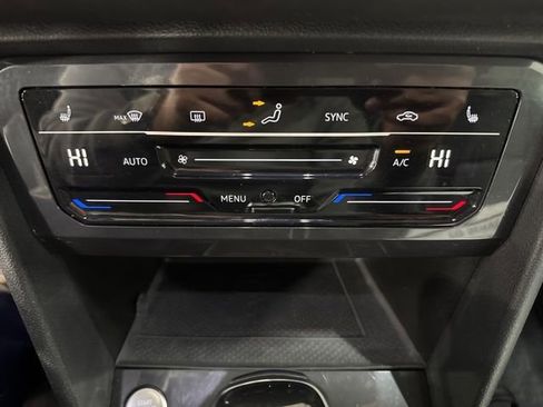 Certified 2022 Volkswagen Tiguan SE R-Line image 18