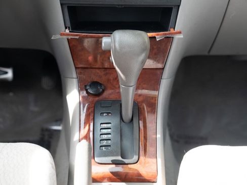 Used 2003 Toyota Corolla CE FWD image 28