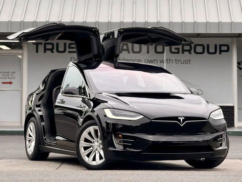 Used 2020 Tesla Model X Long Range image 2